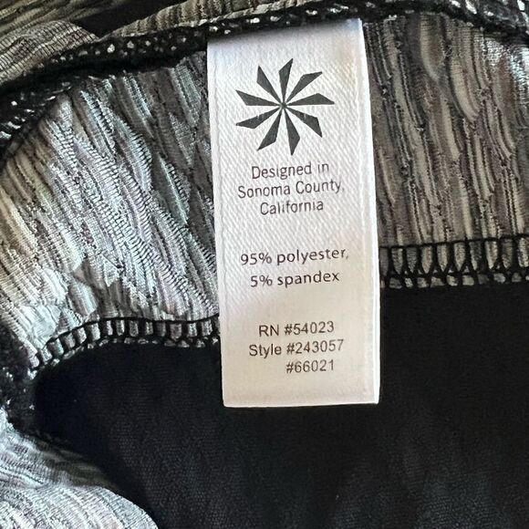 *$2/30* Athleta 1/4 zip quilted pullover in gray/purple heather with black trim - Picture 8 of 8